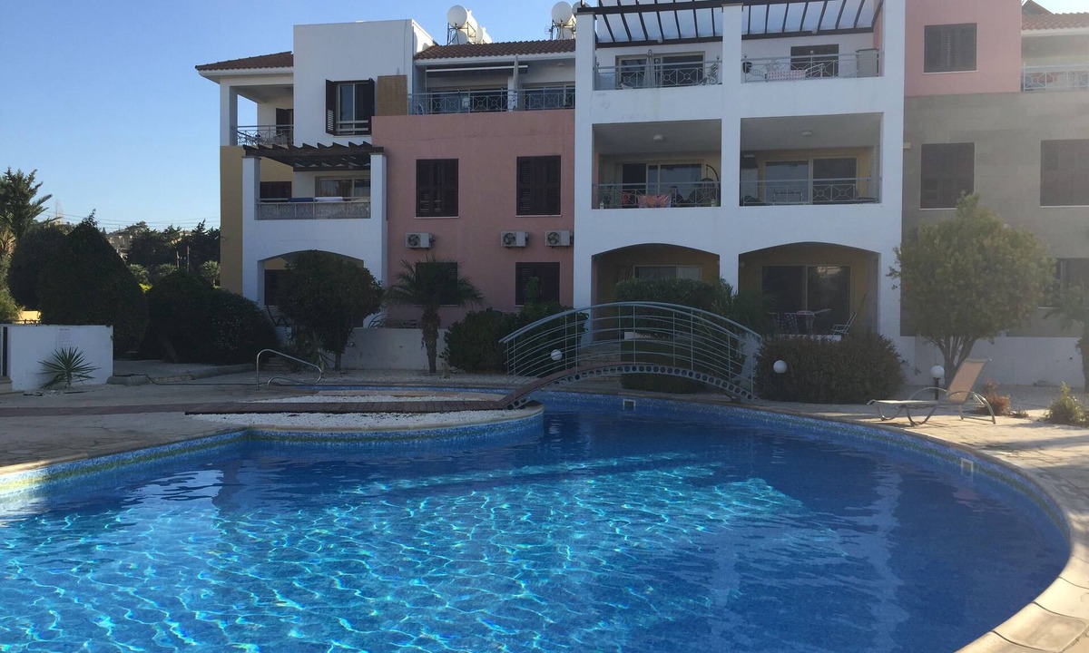Paphos Apartment | 2 Bedroom Ground Floor Apartment Close to Shops, Restaurants, Old Town and beach