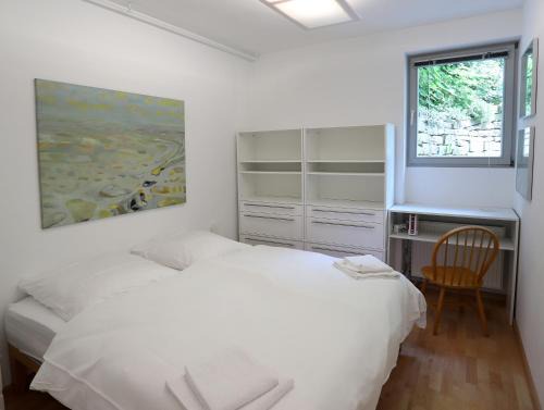 Munchen District House | 25 Min to the Center - 220 m2 Artist's House Villa South of Munich