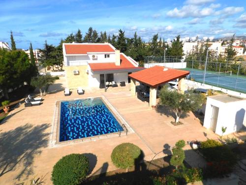 Paphos Villa | 6 bdr villa with TENNIS COURT