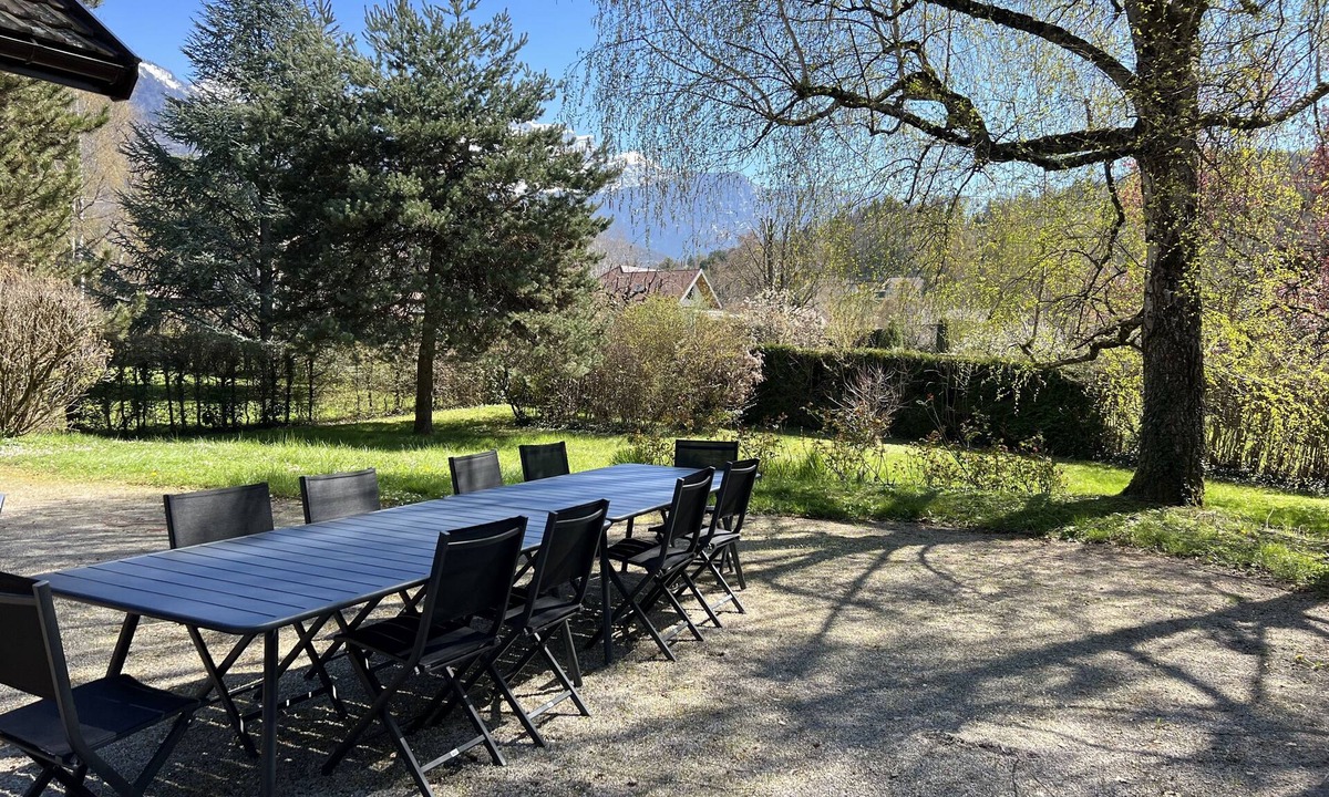 Menthon-Saint-Bernard Villa | 7-bedroom house 100m from Lake Annecy, 3* classified tourist accommodation