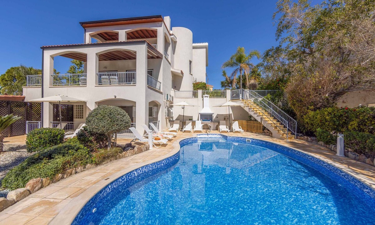 Pegeia Villa | Amelia Bay - Five Bedroom Villa, Sleeps 10