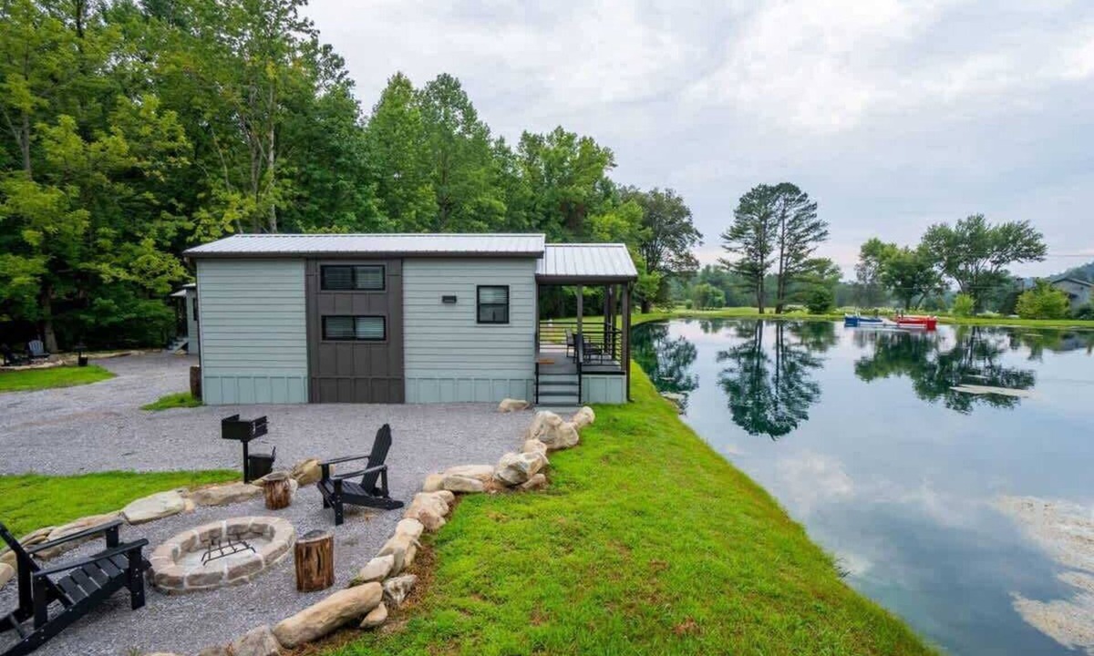 Pittman Center House | Bass Cabin by Creekside Hideaway
