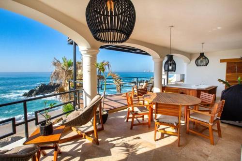 Cabo Bello Villa | BEACH FRONT Casa Bruma Jacuzzi With Massage