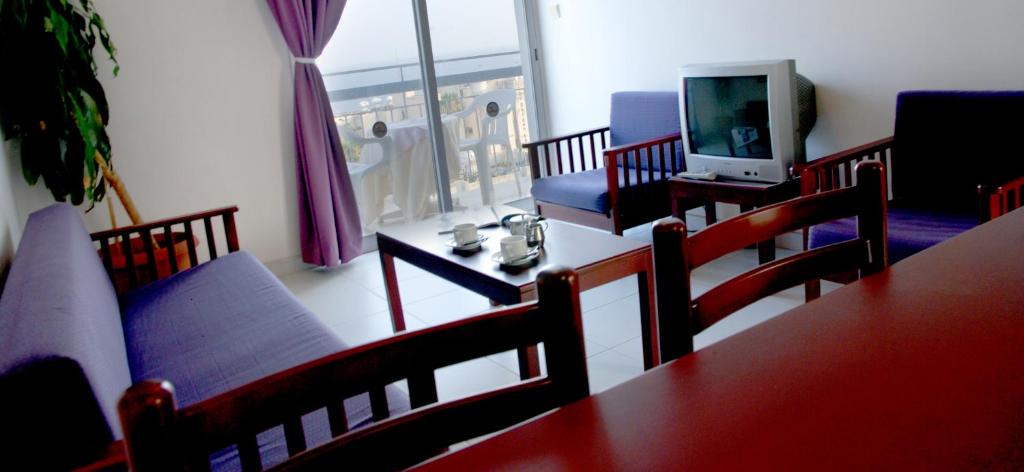 Agios Tychon Apartment | Blue Crane Hotel Apts