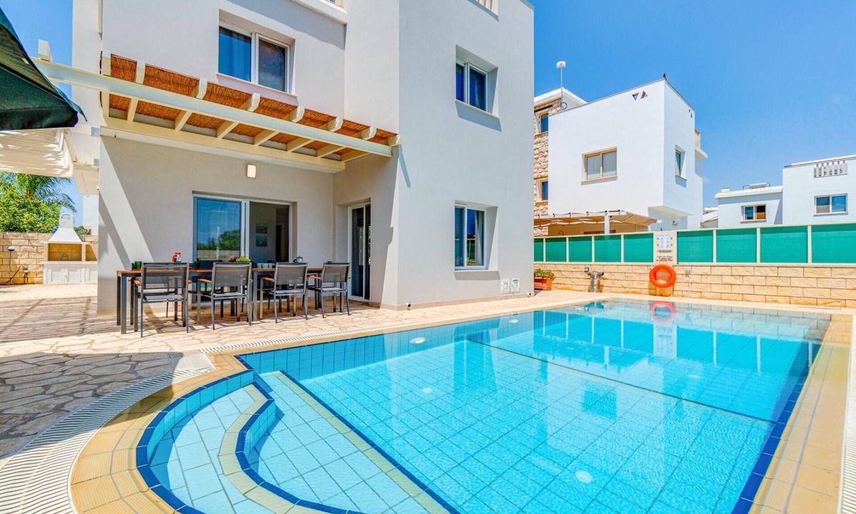 Pernera Villa | Blue Velvet Villa by Ezoria Villas