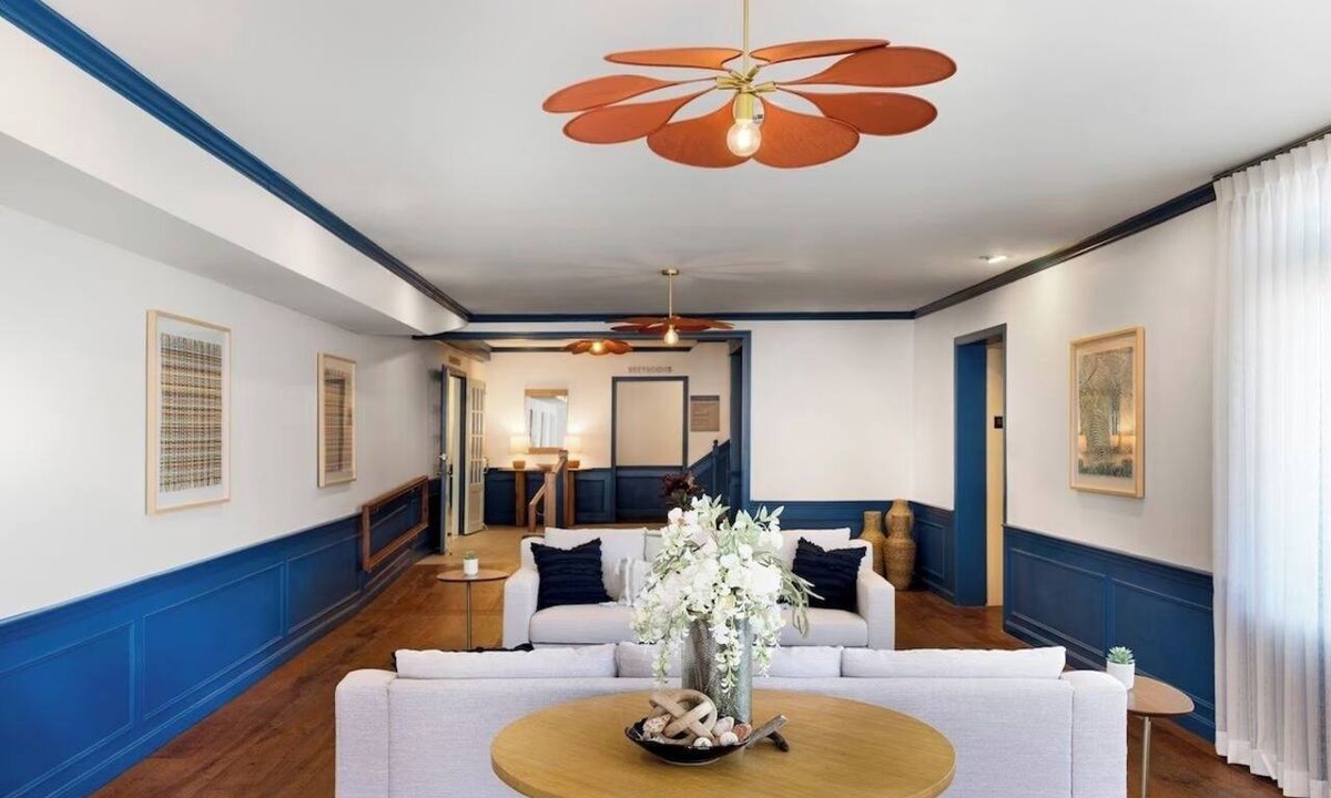 South Yarmouth Hotel | Breathtaking Pool View Retreat | Perfect for a Sun-Kissed Stay