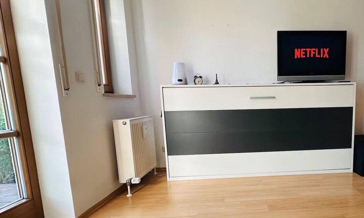 Munchen District Apartment | Bright Studio with Private Terrace near Munich