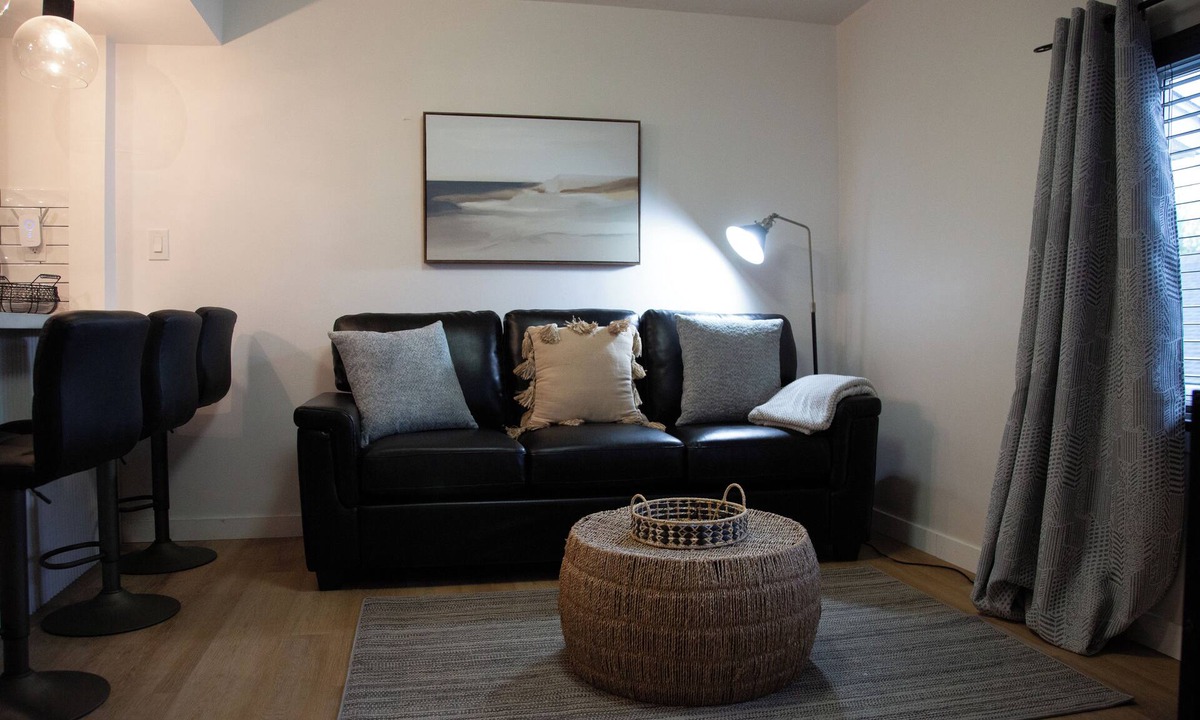 Port Dalhousie Apartment | Charming 2 Bedroom Apartment in the Heart of Port Dalhousie