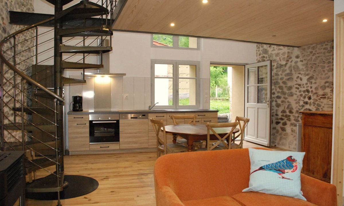 Chateldon Cottage | Charming and comfortable loft-style gîte* near Vichy for 4 to 5 people