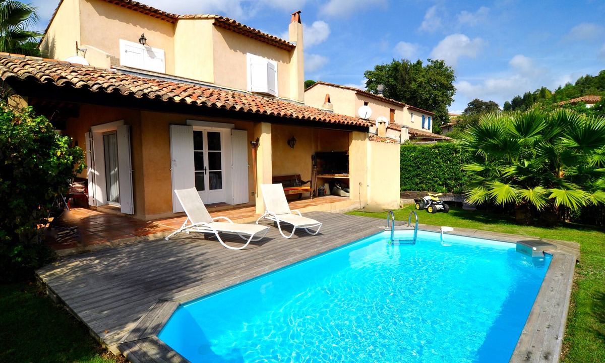 Grimaud Villa | Charming villa with private pool under palmtrees near St. Tropez