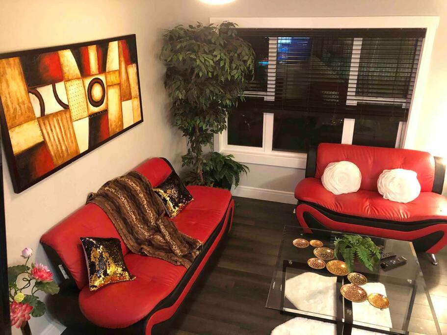 Southwest Edmonton Villa | Cheerful and beautiful 3 bedroom home close lake