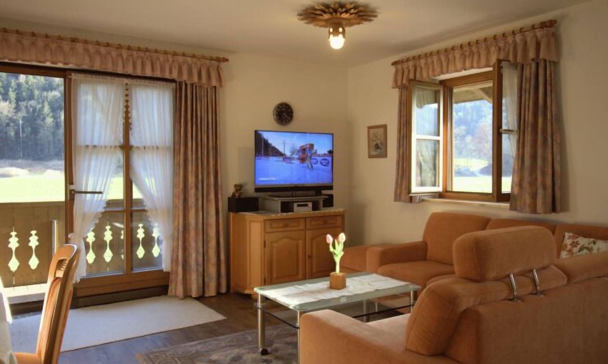 Weissbach Apartment | Cozy apartment for 1-3 persons, balcony and view of the mountain panorama