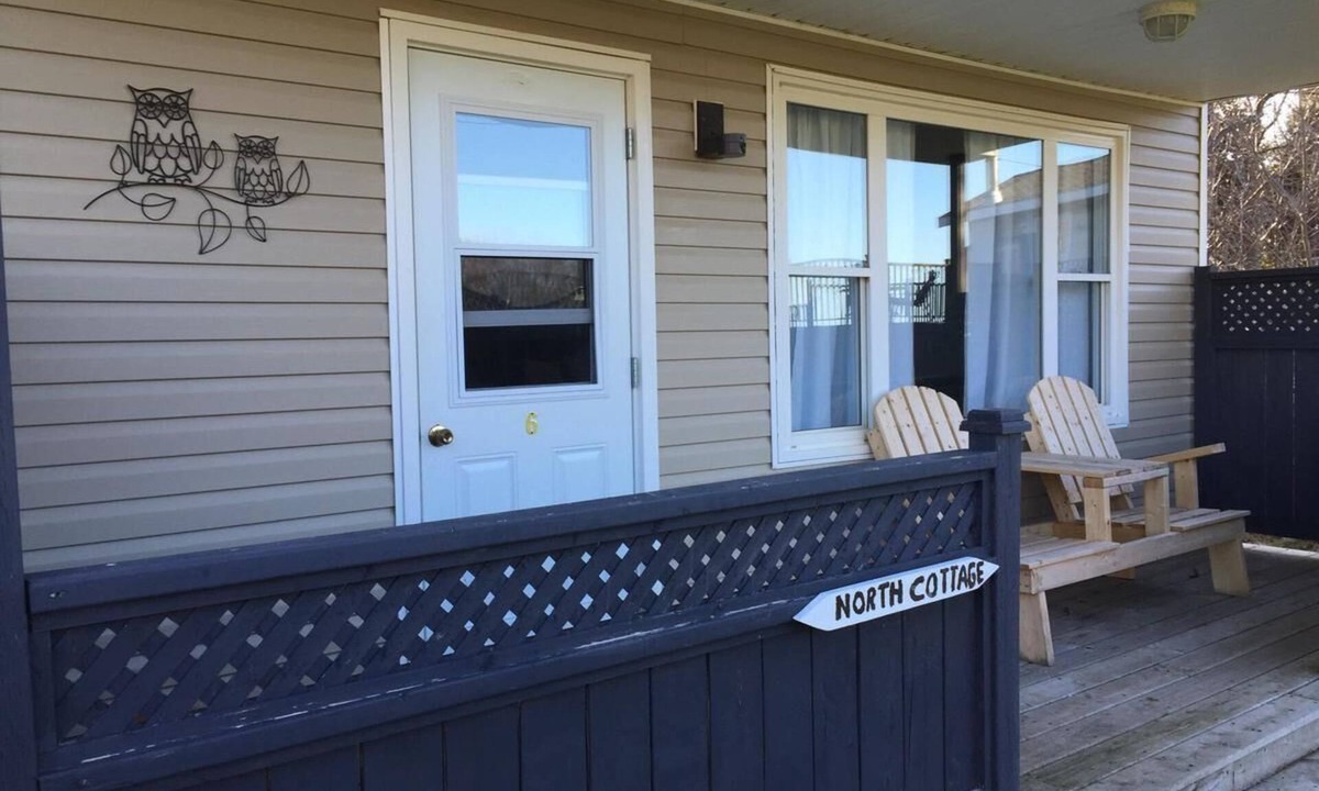 Pleasant Bay Cottage | Cozy Mountain Cottage, Two Bed Escape, Kitchenette, Hot Tub Access