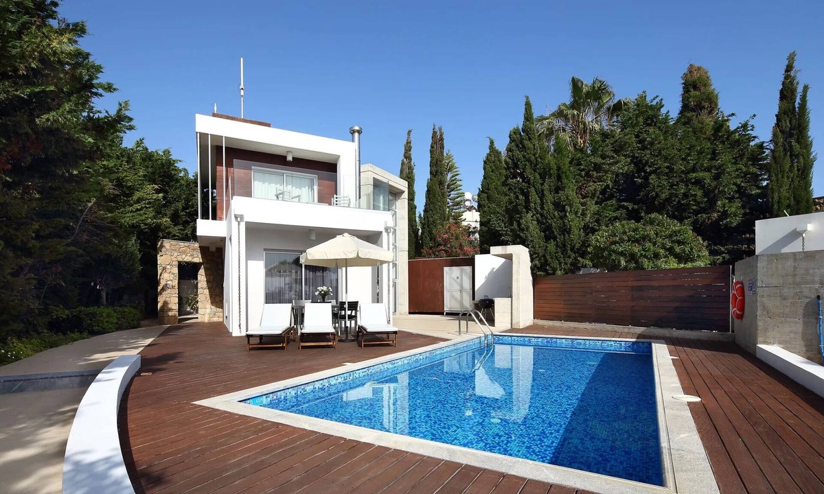 Paphos Villa | Exclusive Luxury Beach Villas Tourist Beach Location - Prime Tourist Area Indigo