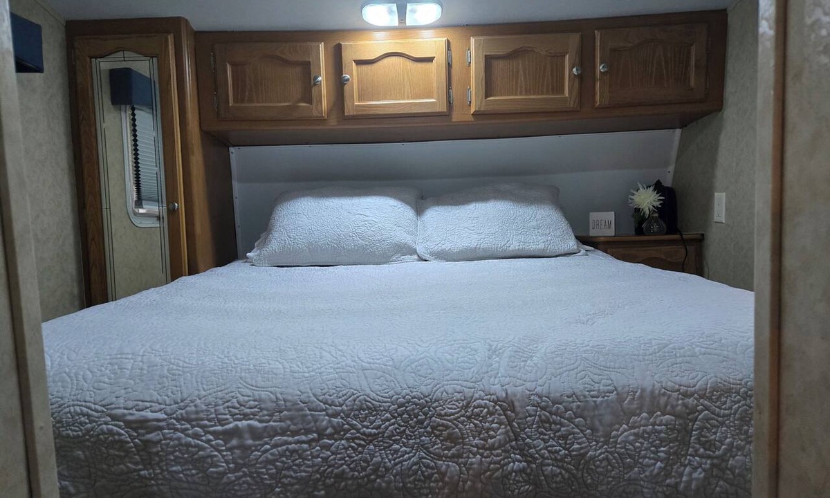 Regional District of Nanaimo House | Family RV in a Farm is a good place for families to share accommondation.