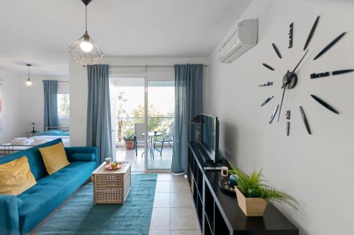 Lykabittos Apartment | Glabur Stays - The Cozy Atelier - Nicosia City, Free Parking & Wifi, Welcomes You!