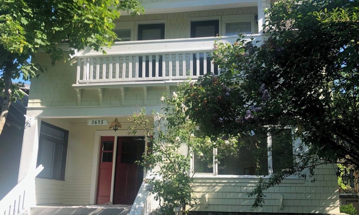 Kitsilano House | Great location! one block from the beach. On the bike route