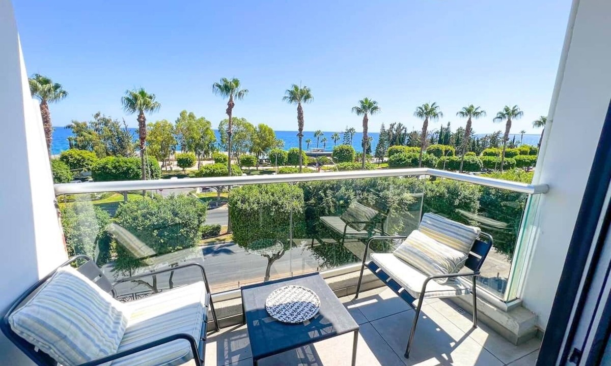 Old Town of Limassol Apartment | Hawaii Royal Sea View Apartment - 2bed, 2 bathroom