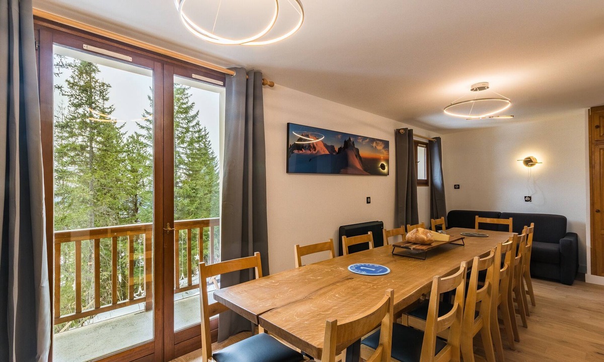 Plagne 1800 House | Holiday Home 'Chalet Antonin La Plagne 1800' with Mountain View, Private Garden and Wi-Fi