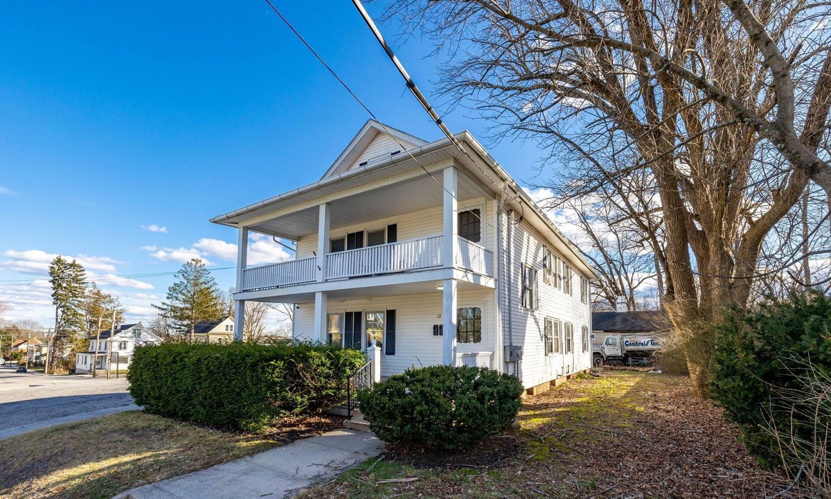 Willimantic House | Home with King Bed Near UCONN & ECSU & Hospital