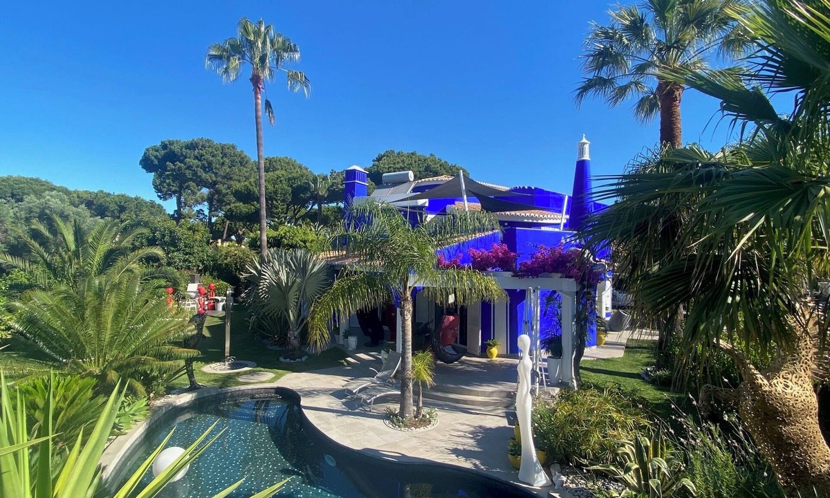 Quarteira Villa | Large luxury detached villa 4 en-suite bedrooms private pool golf at 300 meters
