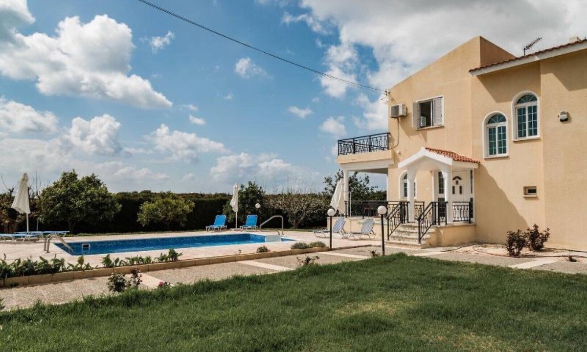 Pegeia Villa | Luxury, Modern Villas with private pool & garden in Coral Bay area