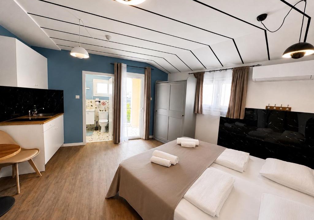 Limassol Apartment | Modern Studio Nr12 private Kitchenette, Bathroom, Balcony