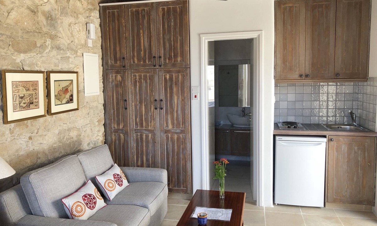 Agios Athanasios Apartment | Nikis House