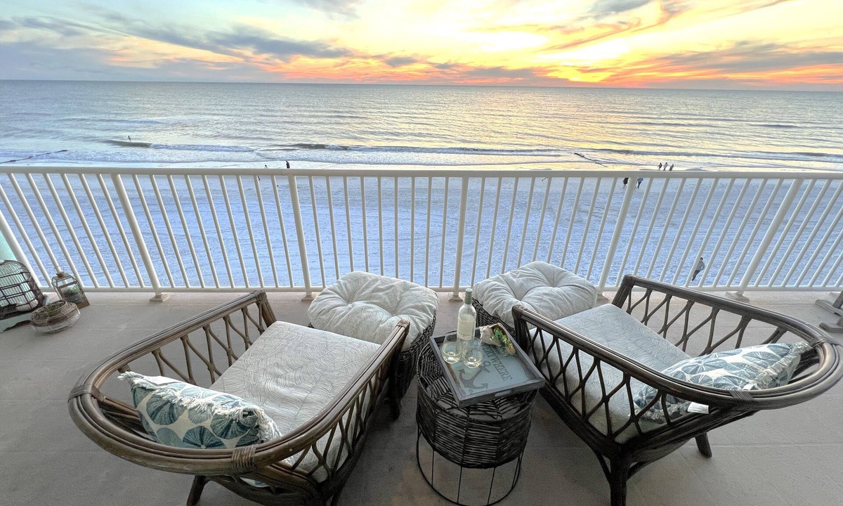 Madeira Beach Villa | OCEANFRONT 5⭐3BR/2BA/6BED Heated Pool 180 View Patio Beach Gear
