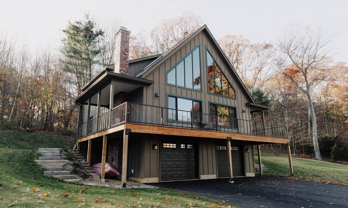 West Brookfield House | Peaceful Lake Escape w/Porch, Fire Pit & Kayak