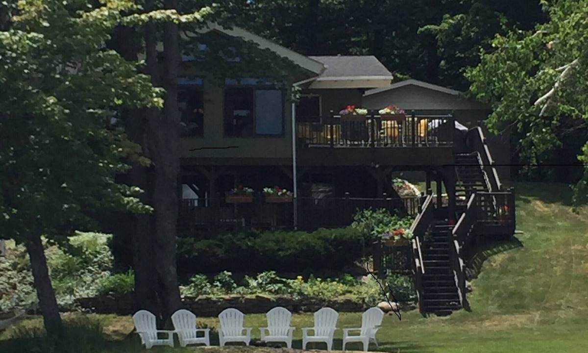 Lake Ann House | Relax & make memories on Lake Ann! Central to Traverse City/Sleeping Bear Dunes