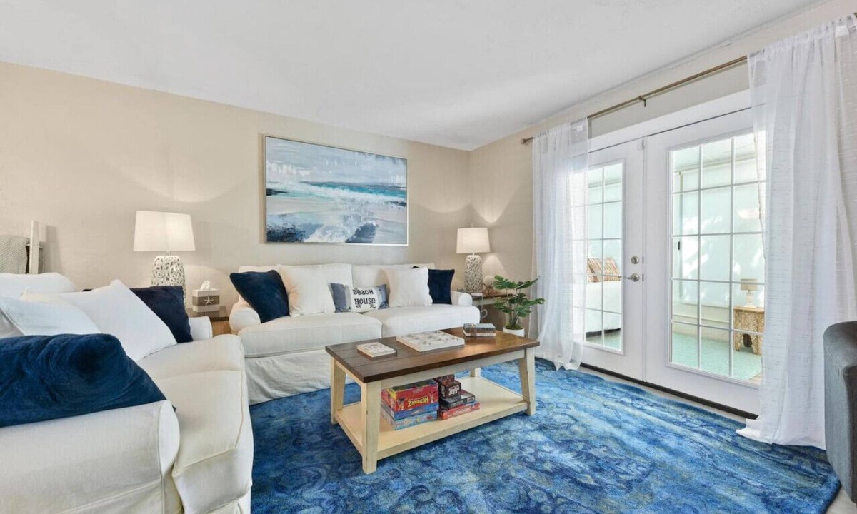 Jacksonville Beach Villa | Seashell Retreat/Stylish & Spacious/1 Blk to Beach