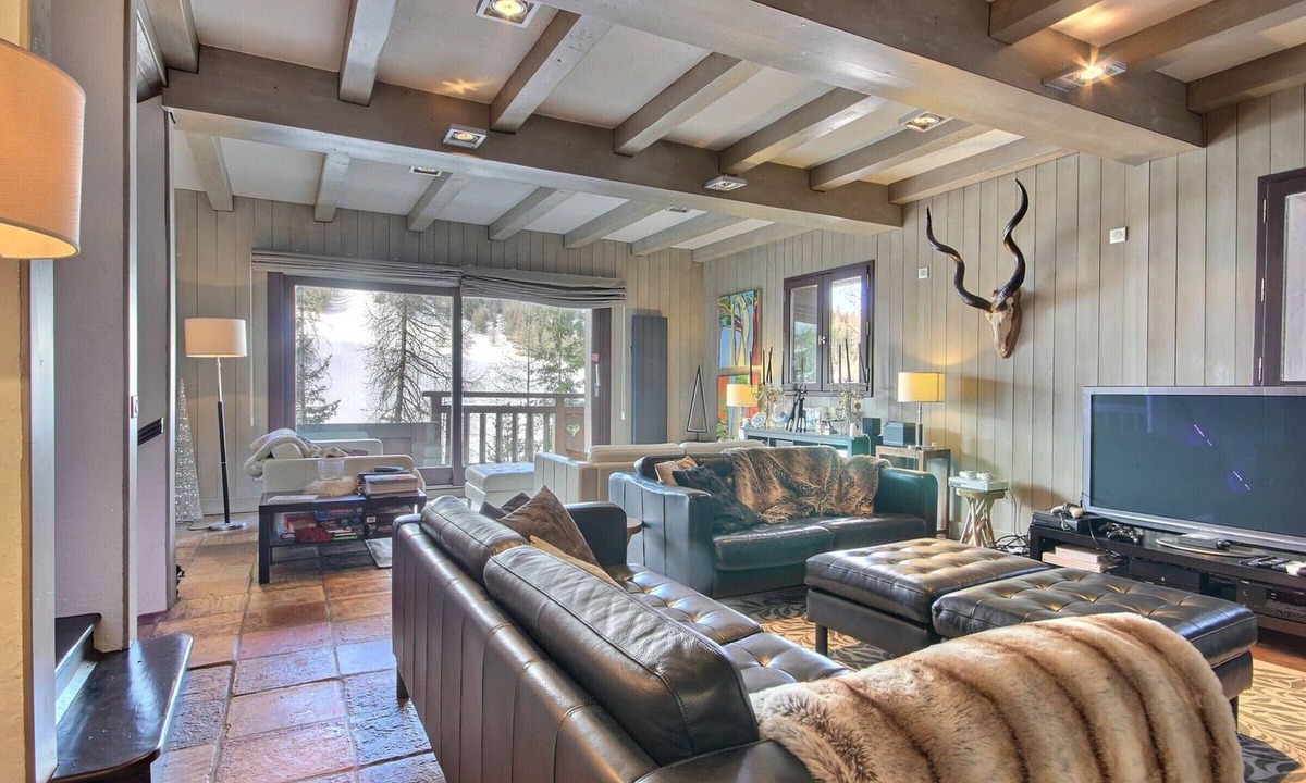 Plagne 1800 Ski Chalet | Spacious chalet with terrace and jacuzzi, near slopes for 14 people