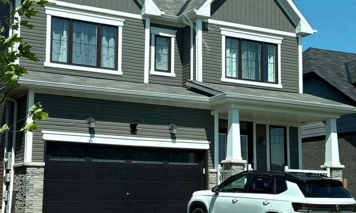 Niagara Falls House | Spacious ,comfy house less than 15 mins drive to Niagara Falls and Outlet Mall.