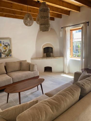 Kathikas Villa | SPITI Urania