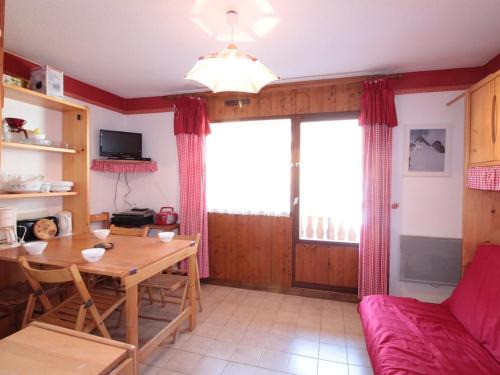 Les Carroz-d'Araches Apartment | Studio 4 pers avec balcon, proche pistes et commerces, centre village - FR-1-572-165