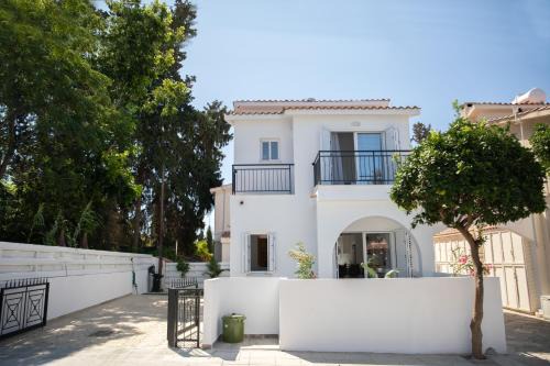 Paphos Villa | Taheli Riverside Townhouse in Tourist Area