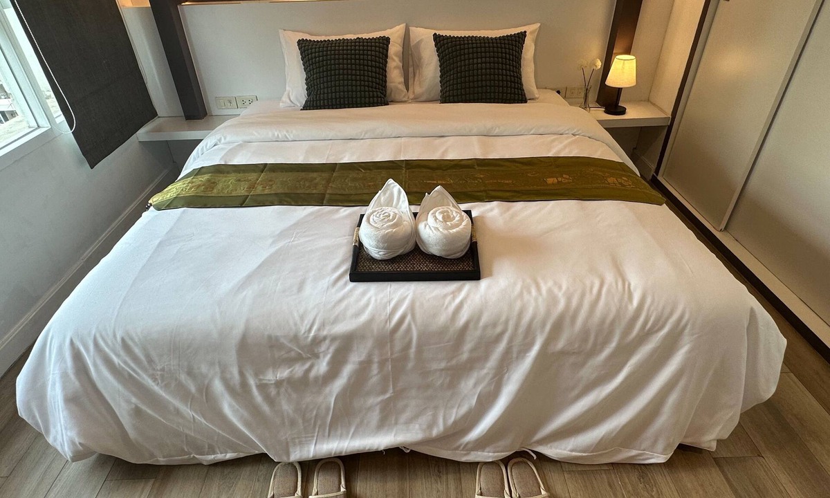 Ratchaprasong Apartment | Unit Langsuan BTS Chidlom 2Bedroom Apartment in the Heart of Bangkok with Wi-Fi