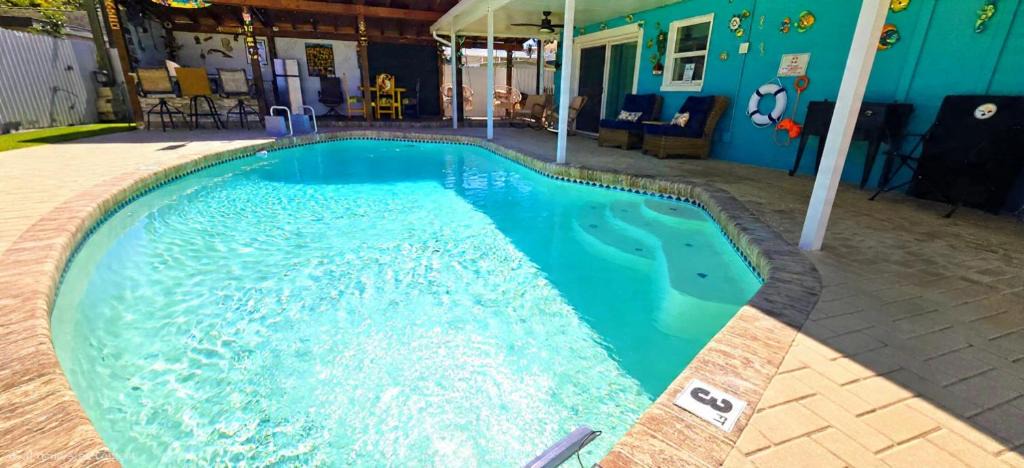Seminole House | Villa Azalea 4BR Private Heated Pool Outdoor Kitchen Game Room Near Beach