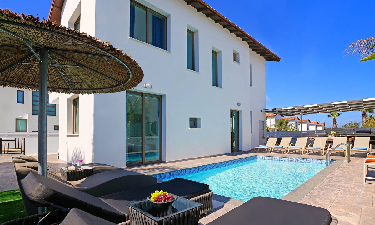 Paralimni Villa | VILLA JASMIN - Walking to Trinity Beach
