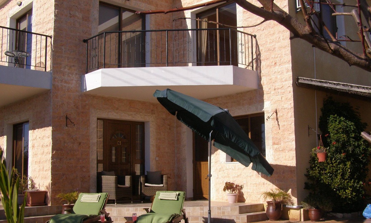 Ineia Villa | Villa Julieann With Private Pool,Stunning Sea & Mountain Views. Great for walks.