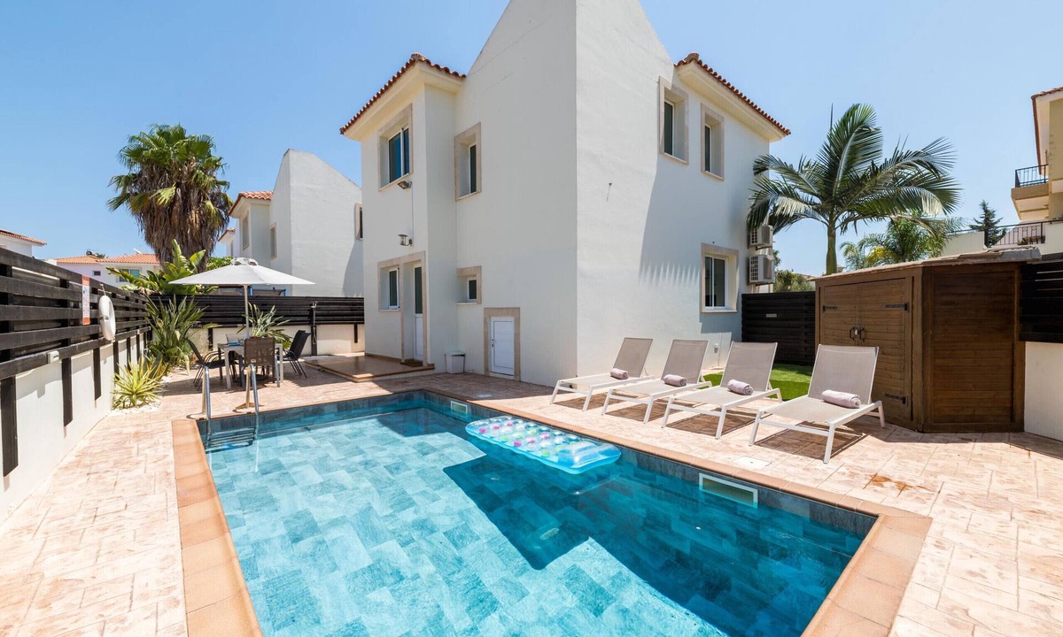 Pernera Villa | Villa Kohili - Steps from the Beach