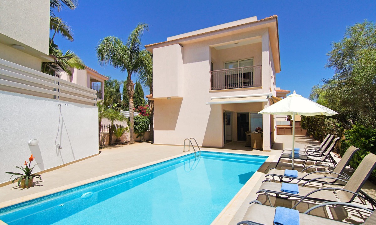 Pernera Villa | Villa Michaella - Walking to Pernera Golden Beach