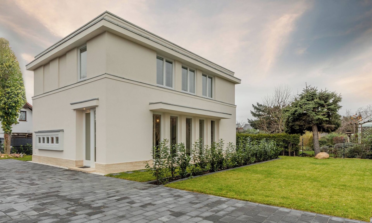 Altglienicke Villa | Villa Nova Berlin: Modern vacation home with plenty of space for relaxation and comfort