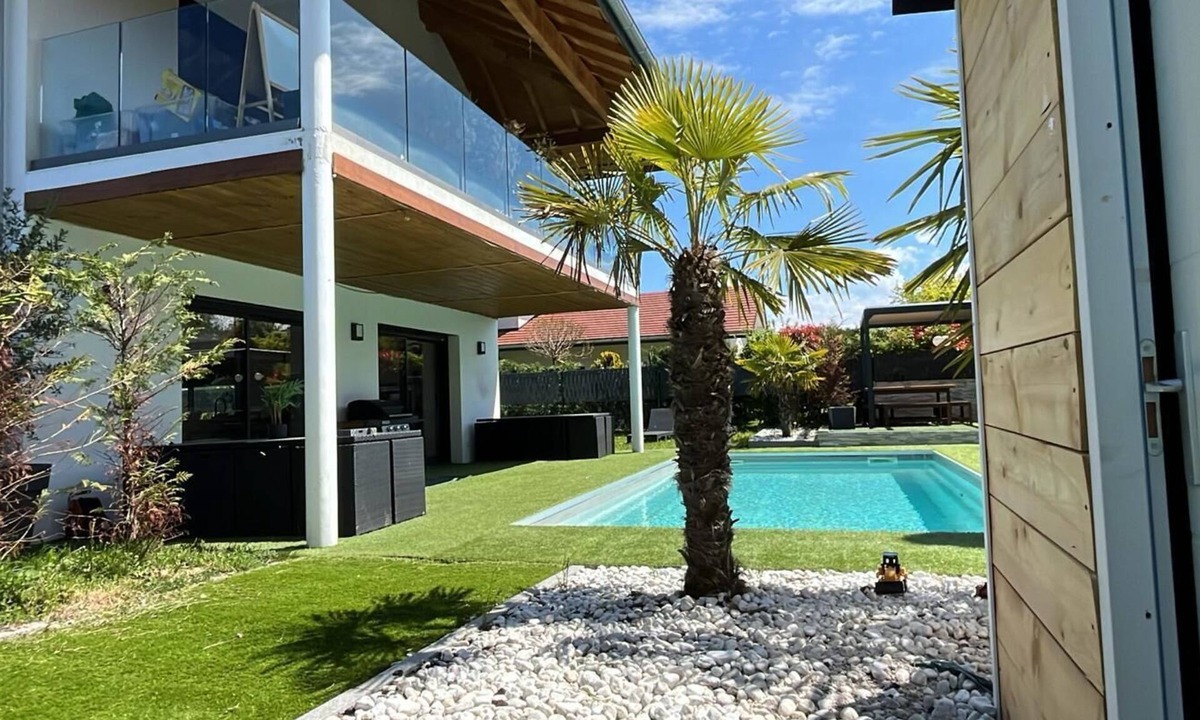 Reignier-Esery Villa | VILLA REEL