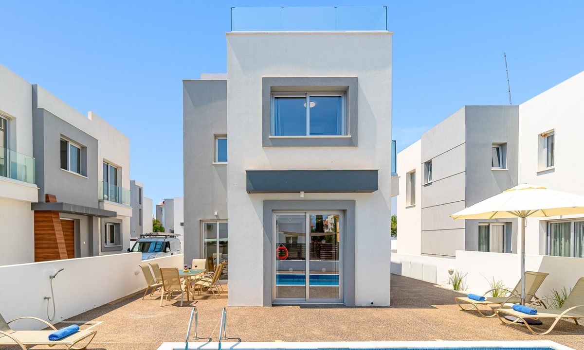 Paralimni Villa | Villa Seabreeze Artemis by Ezoria Villas