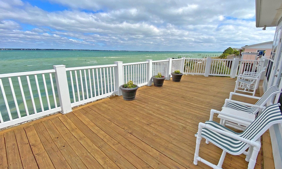 Villa Segunda House | Waterfront Beauty! Perfect for gathering family and friends together!