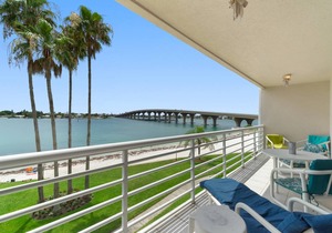 100 m² Condo ∙ 2 bedrooms ∙ 6 guests