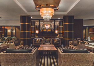 Coast Edmonton Plaza Hotel by APA