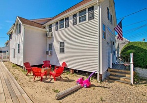 Inviting Beachfront Apt. in Hawk's Nest Beach in Old Lyme